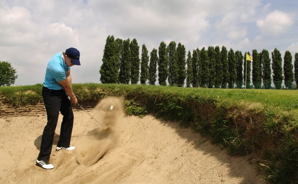 How To Get Out Of Bunkers Easily